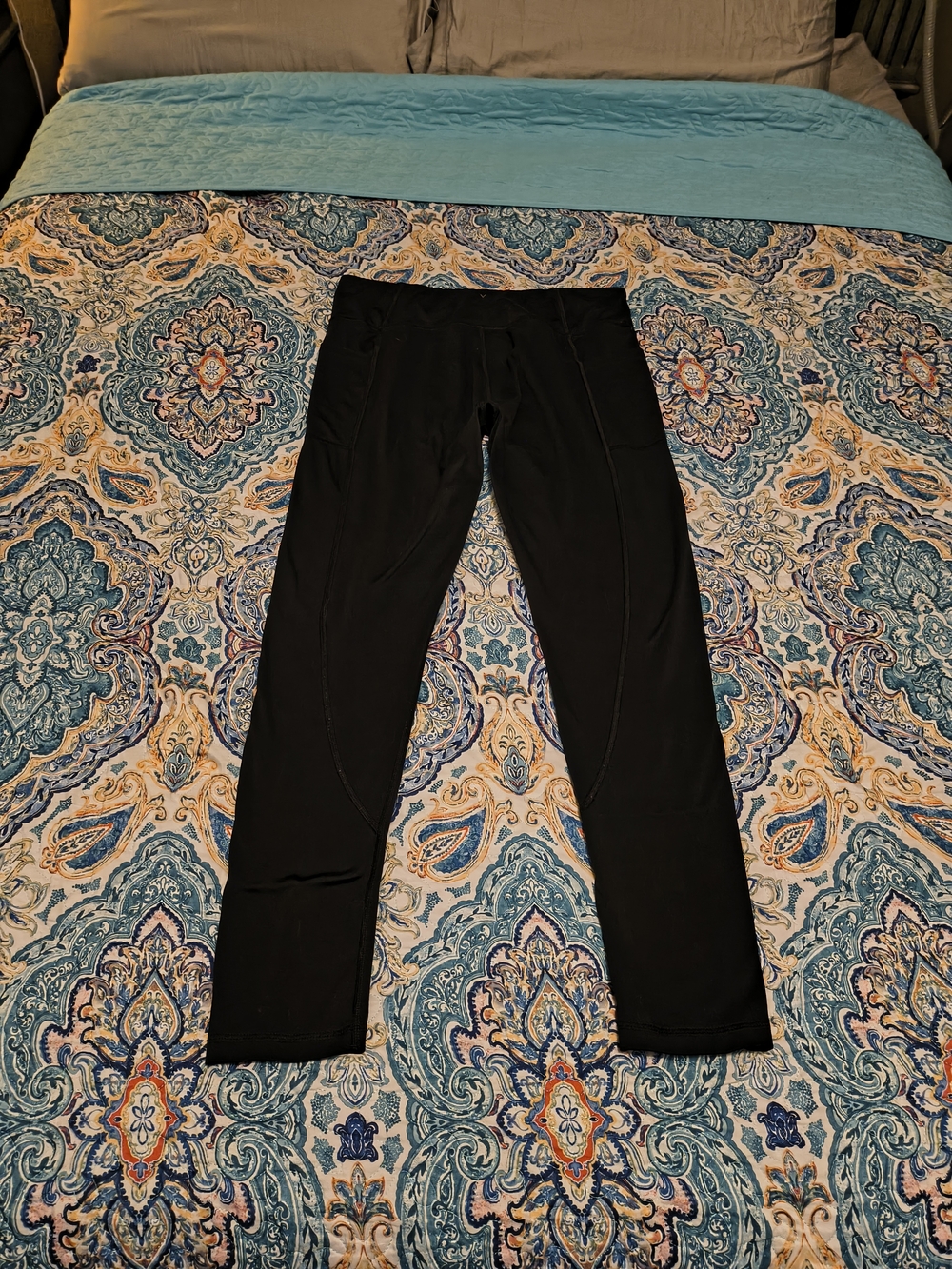 Victoria's Secret Black Leggings with Side Pockets - Picture 2 of 4